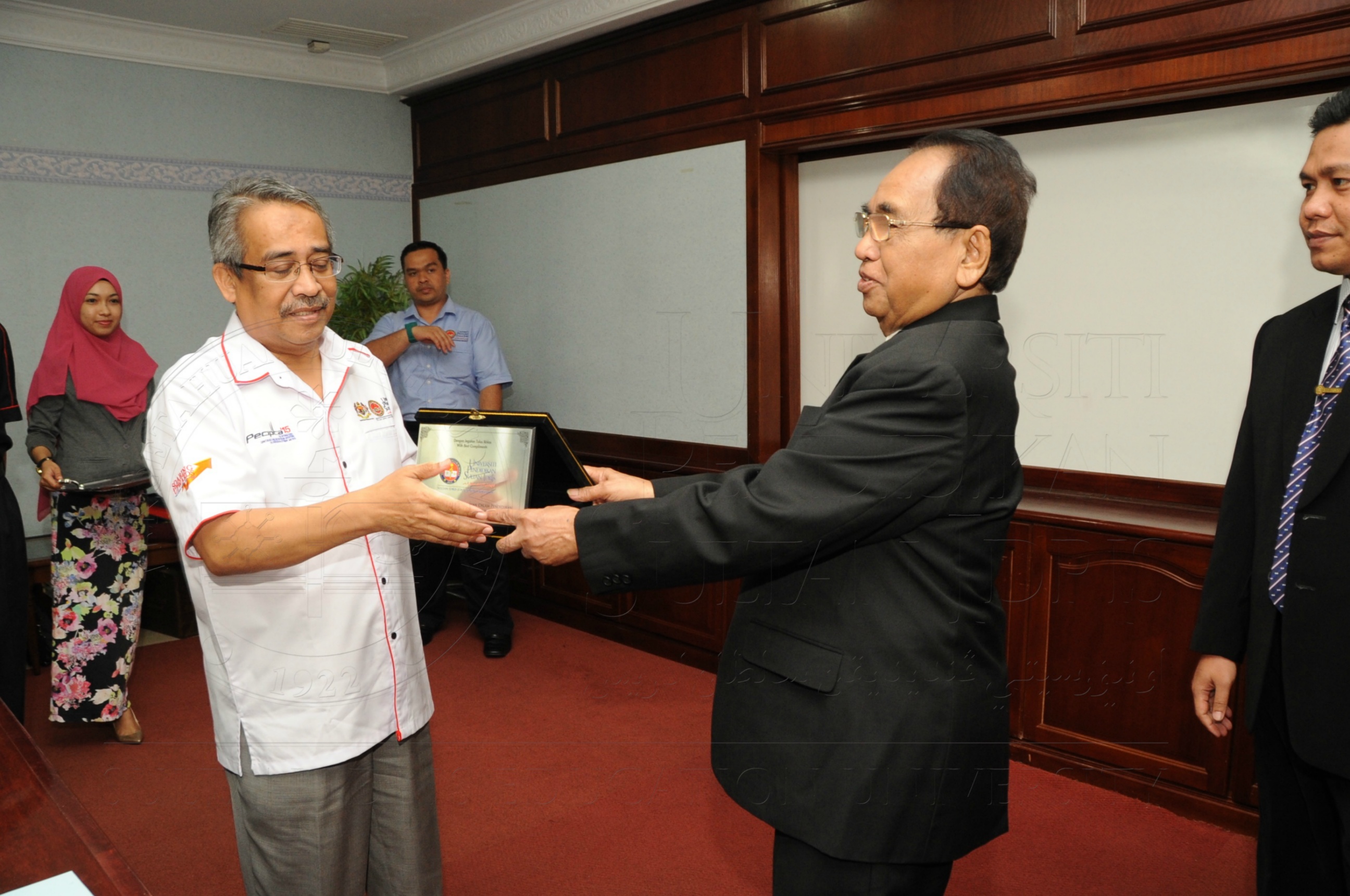 PRO16 6 Mou HAS 7898